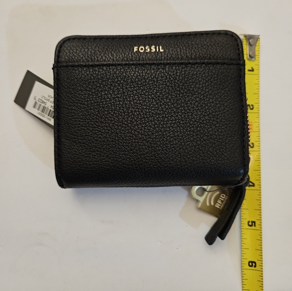 FOSSIL  Zip Bifold RFID Protected Black  Leather Wallet - Picture 6 of 8